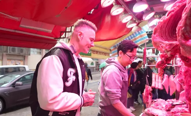 丁丁愛下廚又愛行街市，好Family Man喎