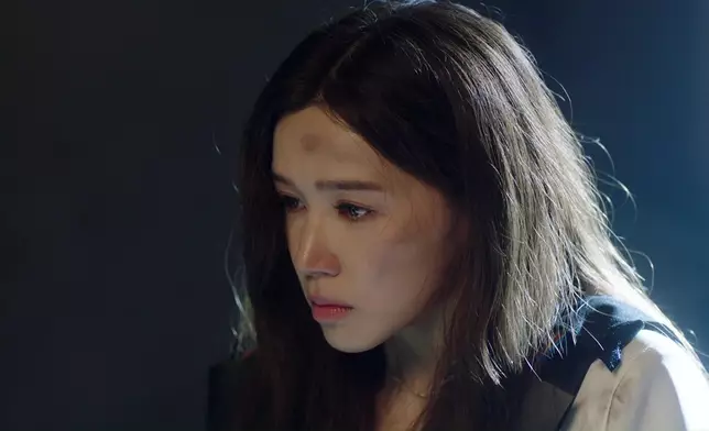 傅嘉莉全場戲都係靠想像演出嚟，真心勁！