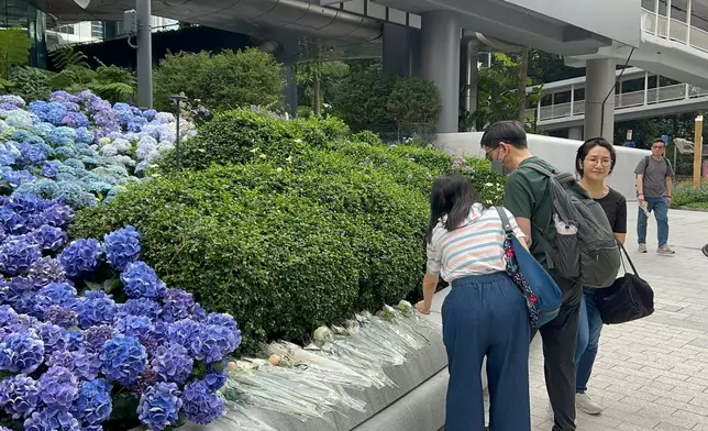 展覽設有紀念花園，供公眾留言致意。巴士的報記者攝