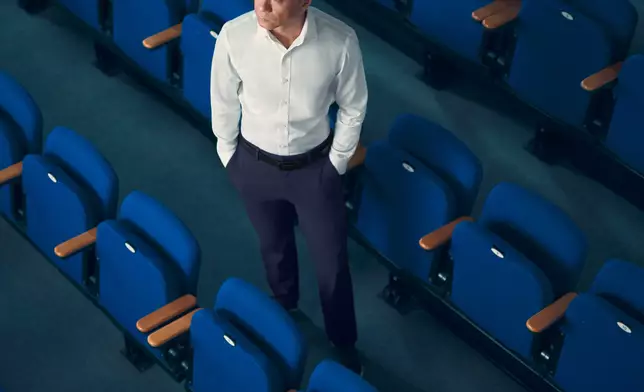 朱栢康立即有新工作。