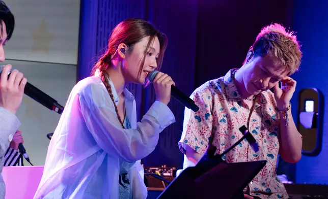 Feanna今集再選唱動漫《火影忍者疾風傳》日語歌《青鳥》。