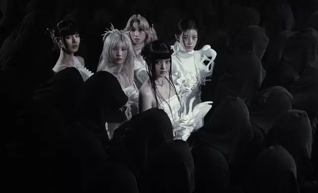 成員們即將以i-dle活動。 i-dle twitter 圖片