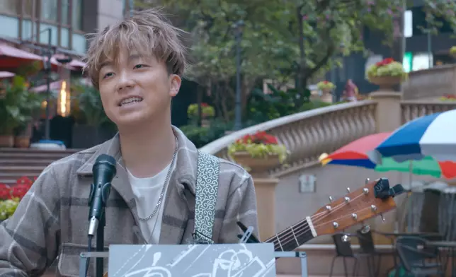 仲有阿Rock何晉樂。