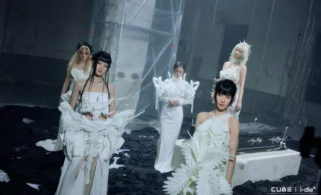 i-dle即將以完整體回歸。 i-dle twitter 圖片