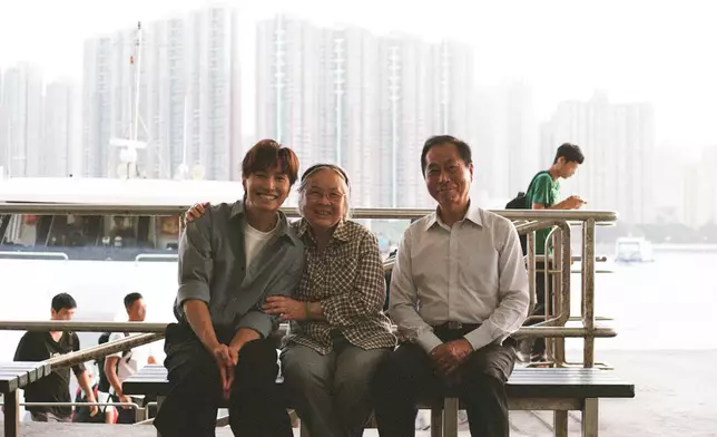 Jason與公公、婆婆合照