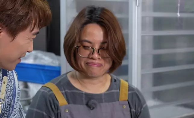 師傅一臉驚訝地評價：「你搓到它出油了……你……」