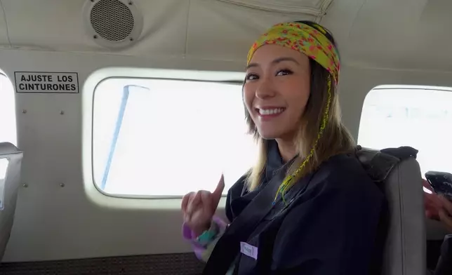 乘坐小型飛機從高空觀望納斯卡線。