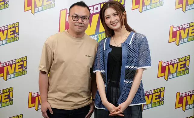 黃妍接受昆頓訪問。