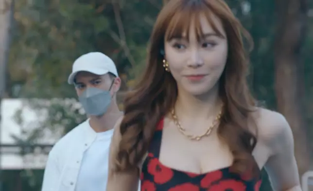 伊婷嘅角色好鍾意玩弄男人。