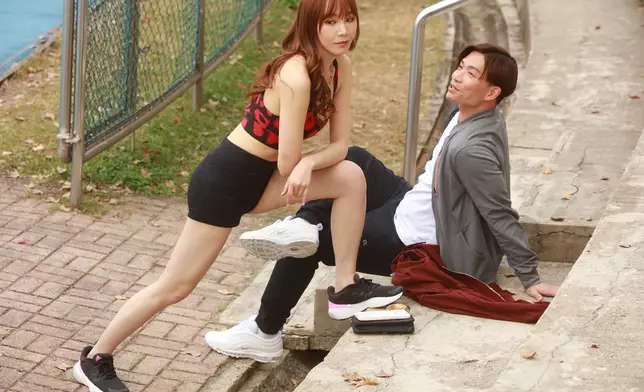 伊婷喺劇中大晒美好身段。