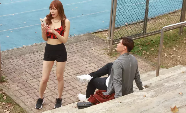 伊婷喺劇中大晒美好身段。