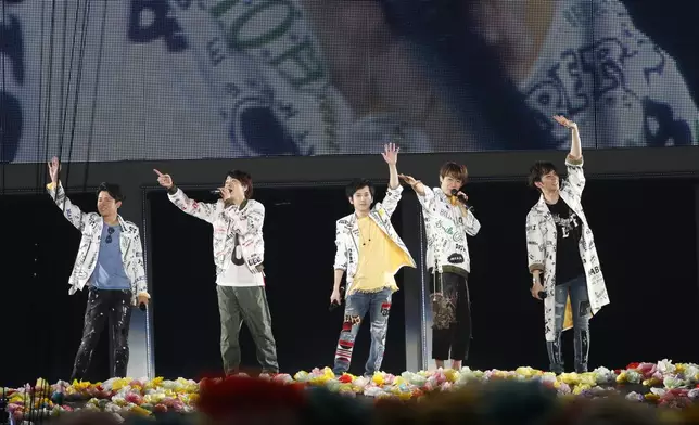 ARASHI Facebook圖片