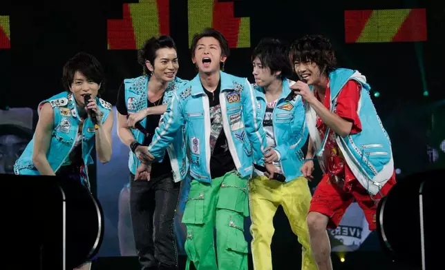 ARASHI Facebook圖片