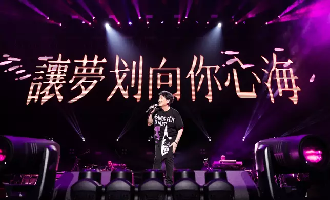 「少年」主題部分則帶來了多首膾炙人口的曲目。