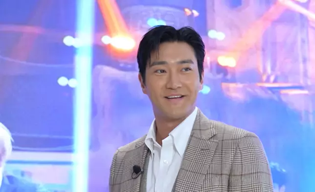 Super Junior 成員始源驚喜現身《呂濤米Lo Seoul》。