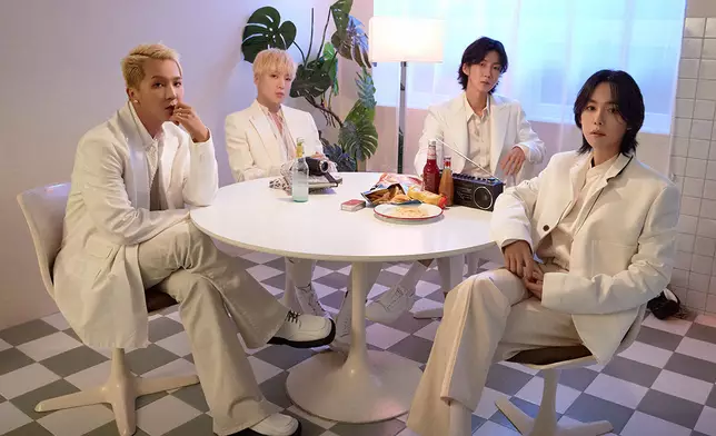 WINNER宣佈以三人形式回歸。 WINNER twitter圖片