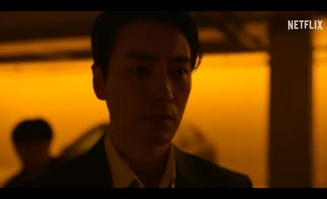 李浚赫飾演蘇志燮的弟弟。 預告片截圖