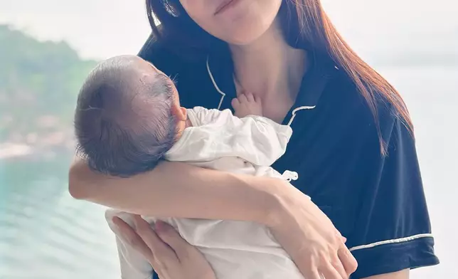 翠如近日不時在社交平台分享坐月心得。