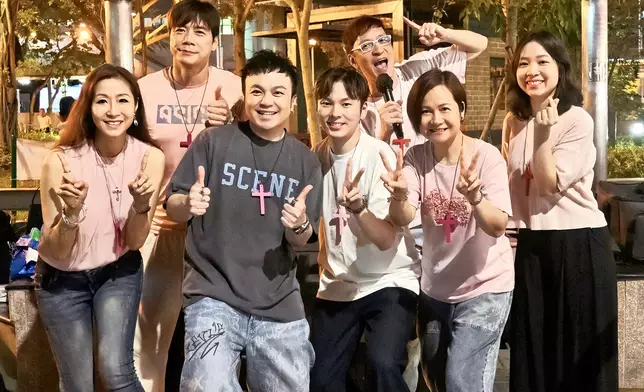 陳晉軒、沈宗賢及藝人之家成員（左起）雷晴雯、崔錦棠、劉港源、黃翠儀、林聞恩