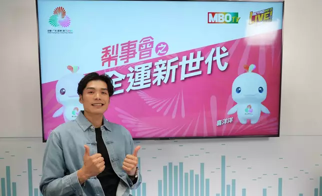 張小倫講解劍擊運動的規則及分享經驗。