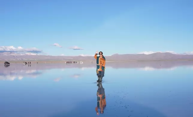 Christy抵達了玻利維亞的天空之鏡