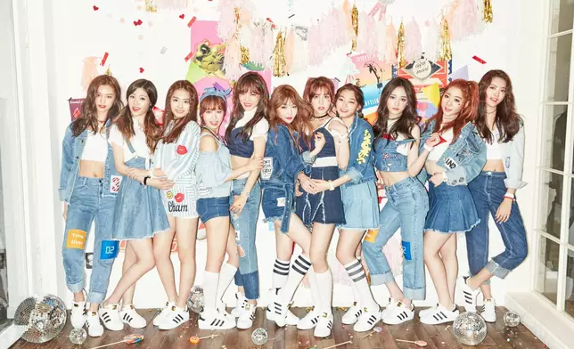 I.O.I由11位成員組成。 I.O.I twitter 圖片
