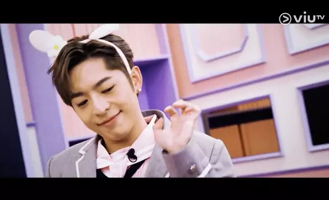 變身「女」爵安。