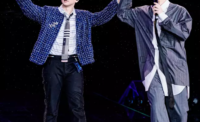 兩人相隔多年再度同台演出。