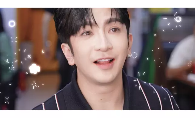 有水入口的Anson Lo即時面露歡顏。