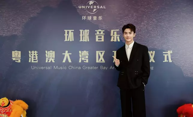 環球音樂歌手涂毓麟（Oscar)擔任活動司儀。
