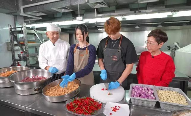 Archie專登返去搵媽咪train下點切嘢。