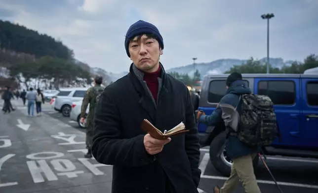 孫錫求飾演刑警金瀚泉。Disney+提供圖片