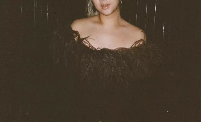 鄭欣宜上個月已跟寰亞唱片約滿。