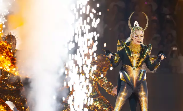 天后鄭秀文（Sammi)昨晚（16日）舉行第四場「You &amp; Mi鄭秀文澳門演唱會2025」。