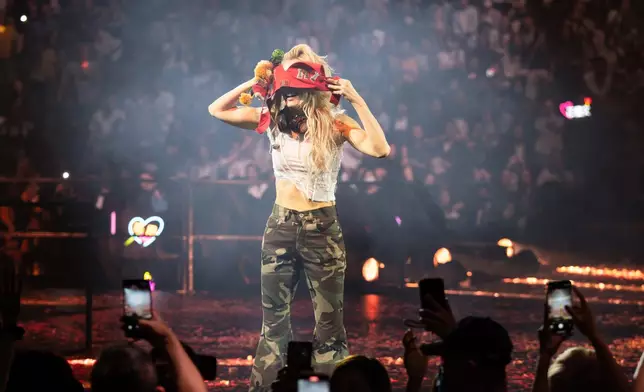 Sammi高舉笑言太大！