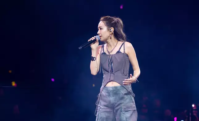 Kary演唱《我本人》。