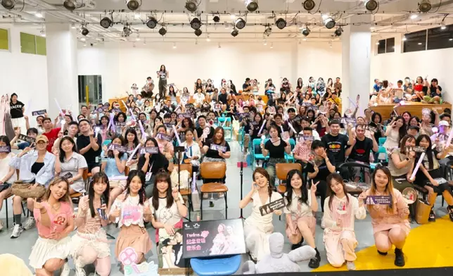 組織聚會為Twins慶祝。