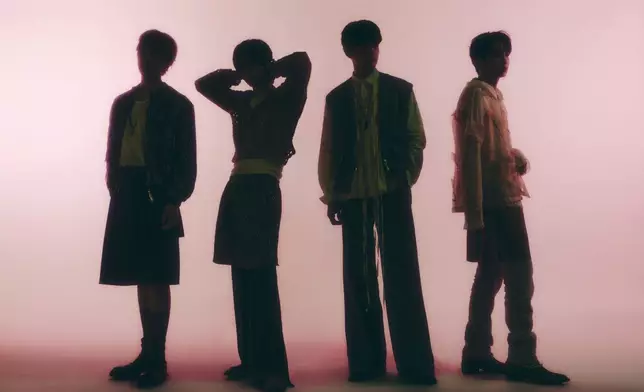 另一首收錄曲《Starlight》象徵陪伴與希望。SMTOWN圖片