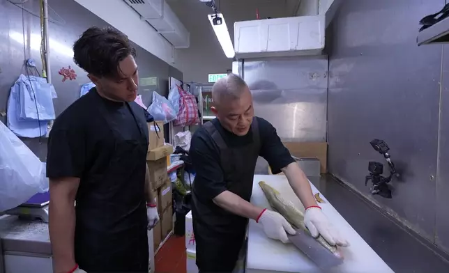 就咁睇，劏魚都幾嘥體力。