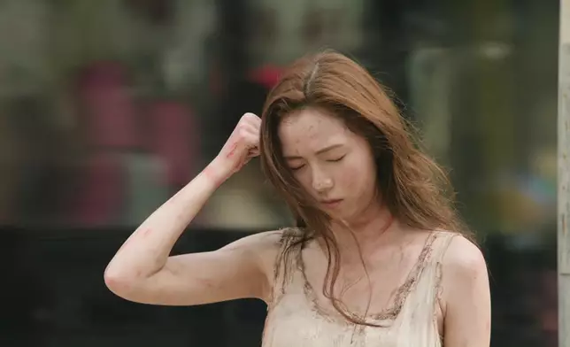 李海銅今次嘅演出靚女得嚟又矚目。