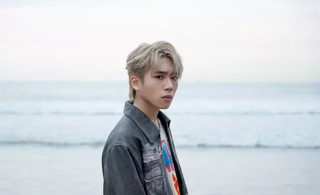 2025年英皇男新人Heize Wong黃峻𤋮推出出道作品《拖多幾百天》。