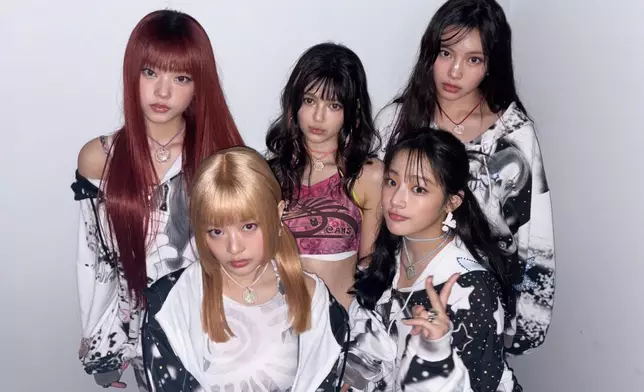 NewJeans將代表律師團隊擴大至13人。NewJeans官方X圖片