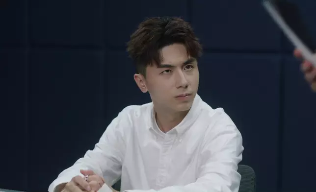 不過當張振朗攞出佢啲罪證時，蔥頭亦成功一秒變臉！呢個係緊張。