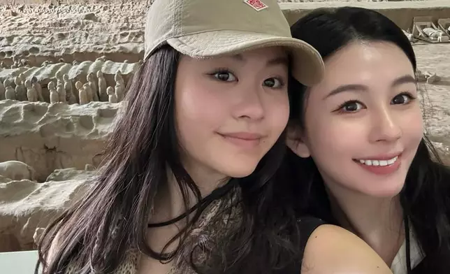 沈日亦越大越靚女。