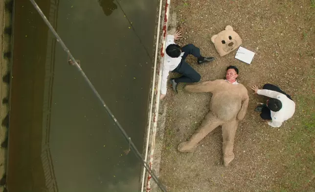 林浩文呢個演出亦相當唔容易，淨係梳化相信都用咗唔少時間，都未計正式埋位所要花費嘅體力。