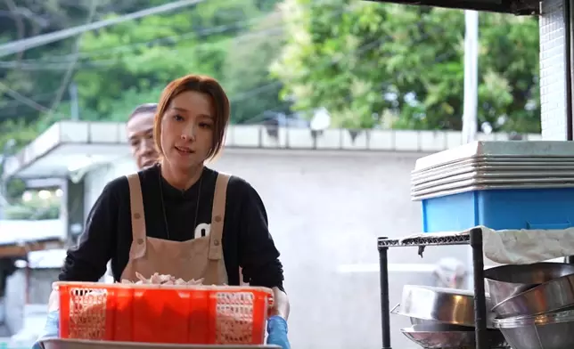 子羚擔擔抬抬完全冇問題。