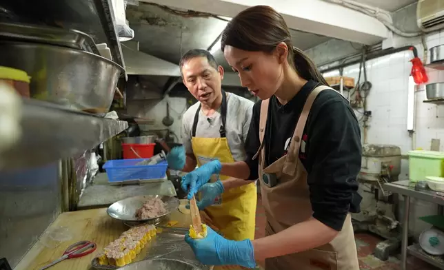 曾師傅讚子羚包嘅燒賣係專科，仲讚子羚包嘅燒賣，仲靚過佢自己本人。