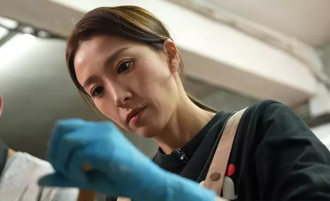 曾師傅讚子羚包嘅燒賣係專科，仲讚子羚包嘅燒賣，仲靚過佢自己本人。