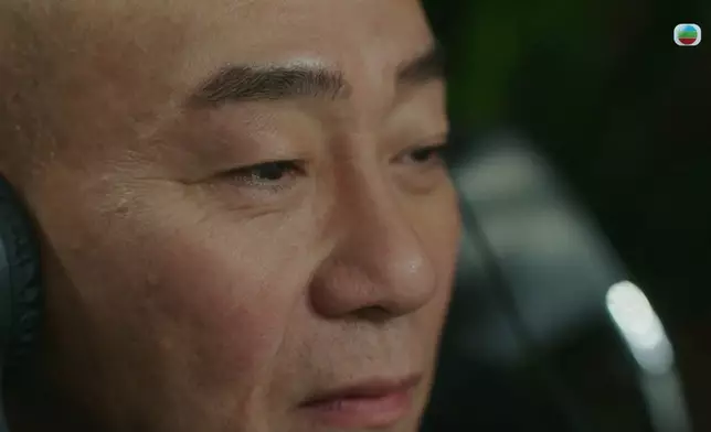 林保怡呢個偷聽行為不但古怪，而且享受樣亦帶點不尋常，令網民即時覺得這個角色既神秘又有趣。