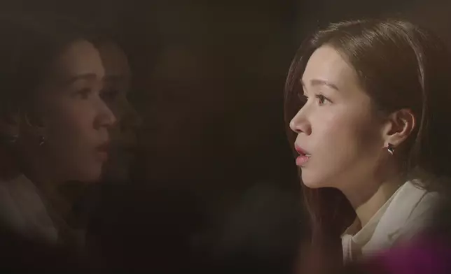 傅嘉莉呢一幕好投入。